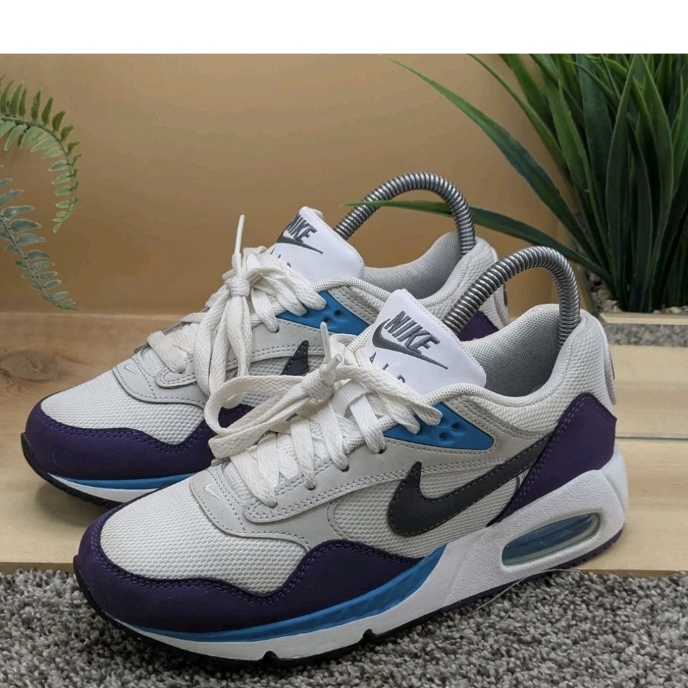 Nike Athletic Shoes White Black Purple Blue